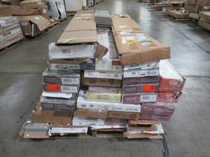 lot 121 image: WHOLESALE MIXED PALLET OF FLOORING