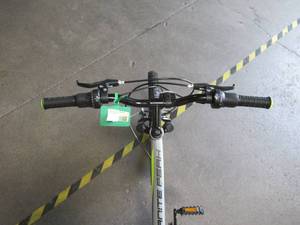 lot 20 image: Roadmaster Granite Peak Boys Mountain Bike, 24-inch wheels, Silver R3012WML