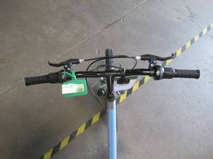 lot 21 image: Roadmaster 24 Granite Peak Girls Mountain Bike, Light Blue R3013WMLDS