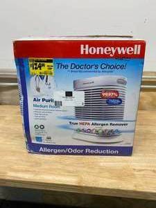 lot 2 image: HONEYWELL True HEPA 155 sq. ft. Allergen Remover Air Purifier