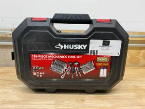 lot 4 image: HUSKY Mechanics Tool Set (119-Piece)