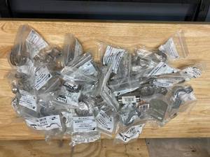 lot 18 image: Lot of various hose clamps and pipe straps