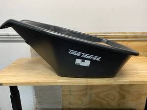 lot 30 image: TRUE TEMPER 6 cu. Ft. EZ Pour Poly Wheelbarrow