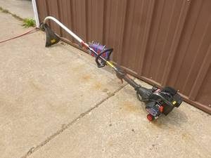 Craftsman 2 cycle weed trimmer. Lightly used. Tested & works. As shown.