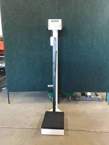 lot 5 image: MSRP $500 Detecto Electronic Digital Weighing Scale&nbsp400lb Weight Capacity With Height Rod - Great Working Condition
