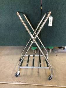 lot 22 image: Brewer Stainless Steel Adjusting Folding Linen Hamper - Great Condition