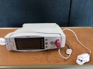 lot 27 image: Masimo Set Radical Pulse Oximeter With Finger SPO2 Pulse Sensor Probe - Excellent Working Condition