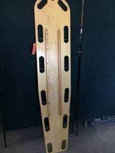 lot 36 image: Vintage Iron Duck Wood Spineboard Backboard 1000lb Weight Capacity - Great Condition