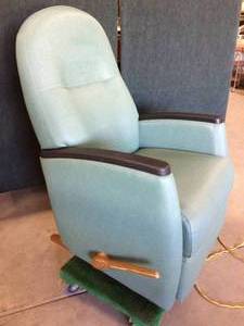 lot 37 image: WOW MSRP $3000 LA-Z-BOY HEALTHCARE DIVISION Carecliner Reclina-way Medical Grade Oversized Recliner - Blue Jade Color - Like New Condition