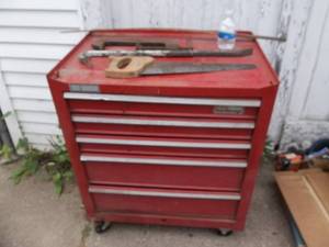 lot 2 image: 5 Drawer Tool Chest With Tools 27x18x31 Tall