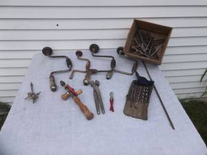 lot 3 image: Old Hand Drills With Bits