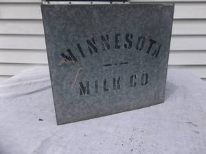 lot 16 image: Milk Box From Minnesota Milk Co.
