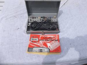 lot 25 image: Dremel Tool Box