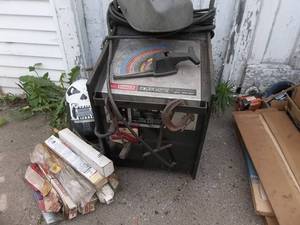 lot 34 image: Craftsman Arc Welder