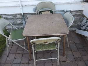 lot 42 image: Card Table With 4 Chairs