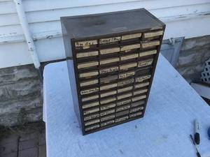 lot 44 image: 48 Compartment Organizer