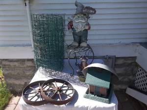 lot 74 image: Wire Fencing, Bird Feeder, Knome