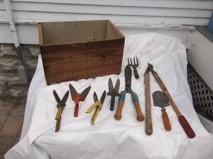 lot 95 image: Yard Tools With Box