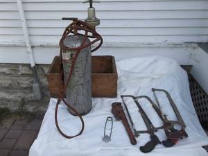 lot 100 image: Torch Set, Misc.