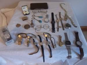 lot 117 image: Watches & Eye Glasses