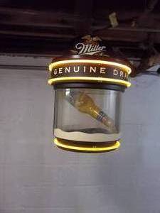 lot 122 image: Miller Beer Neon (Works)