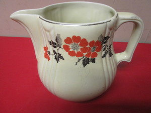 VINTAGE HALLS KITCHENWARE PITCHER