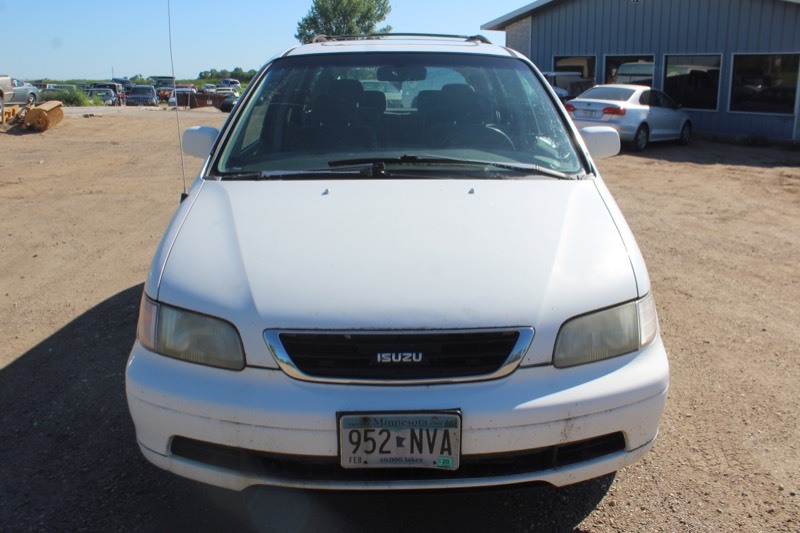 1999 Isuzu Oasis S | #1213 MN AUTO AUCTIONS - TUESDAY NIGHT