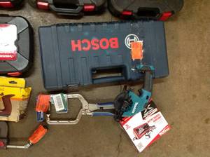 lot 31 image: MIXED LOT OF BOSCH,DEWALT,HUSKY GARAGE TOOLS SEE PICS