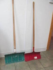 snow shovel