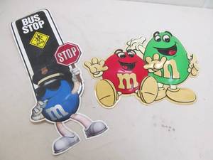 M&M sign