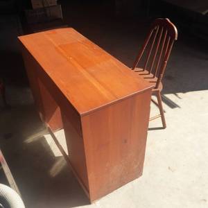 lot 9 image: Vintage Wood 42 x 17 x 30 Desk and Chair Set