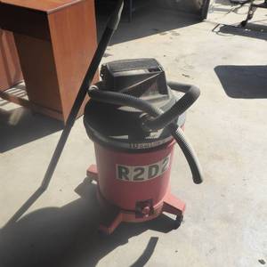 lot 10 image: Craftsman 10 Gallon WetDry Shop Vac