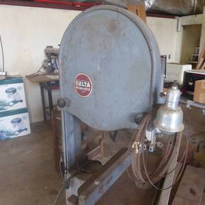 lot 36 image: Delta Milwaukee Bandsaw