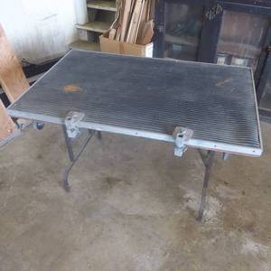 lot 45 image: Folding 48 x 30 x 30 Rolling Work Table
