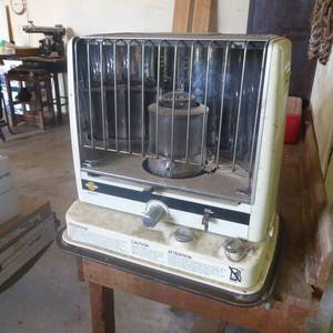 lot 46 image: Kero-Sun Radiant 10 Kerosene Space Heater
