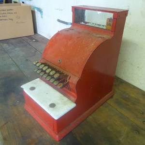 lot 72 image: NCR 711 Original Antique Cash Register