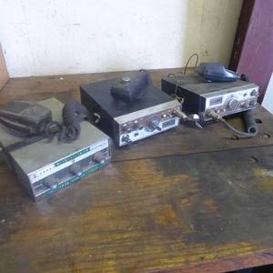 lot 84 image: CB Radio Lot