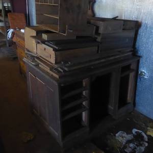 lot 95 image: Antique Oak Roll Top Desk for Restoration