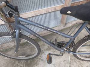 lot 106 image: Canyon River 18 Speed Mountain Bike