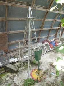 lot 112 image: Decorative Yard Windmills