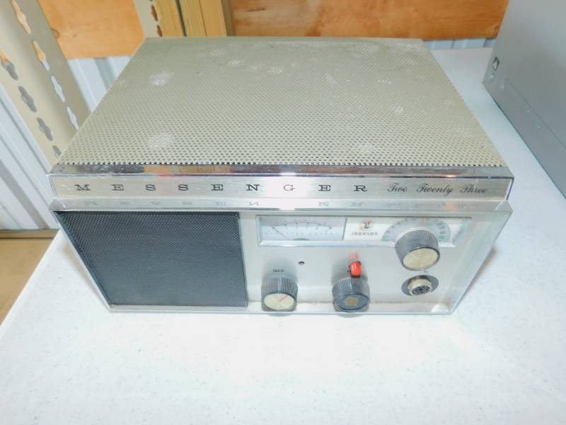 Vintage Johnson Messenger 523 CB Radio Base Station | Appliance Recyclers  Consignment Auction #215 | K-BID