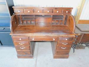 lot 1 image: Vintage Rolltop Desk