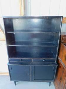 lot 2 image: Vintage Black Hutch