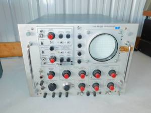 lot 26 image: Vintage Tektronix RM35A  535A (Tek 535) Oscilloscope
