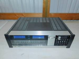 lot 44 image: Vintage JVC AMFM Stereo Receiver