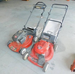 lot 77 image: 2 Toro Recycler Lawnmowers