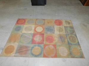 lot 114 image: Decorative Rug
