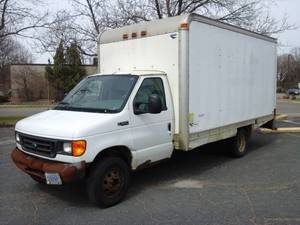 2005 FORD E-350