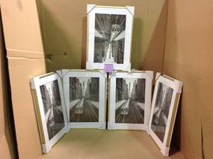 lot 17 image: LOT OF PICTURES FRAME in good condition