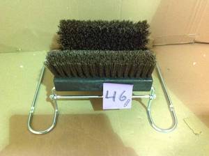 lot 46 image: BRUSH CLEANER SET in good condition